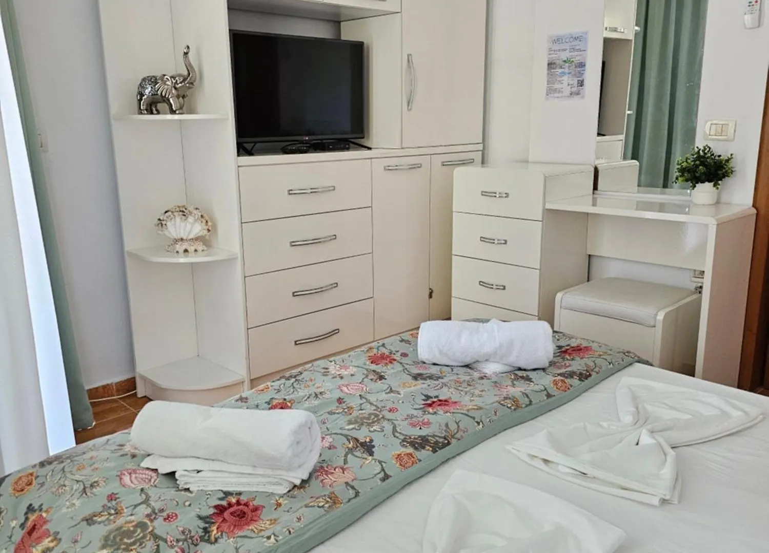 Beachfront Blue Wave Villa In Private Villa Resort Qerret, Albania Golem  Albánia