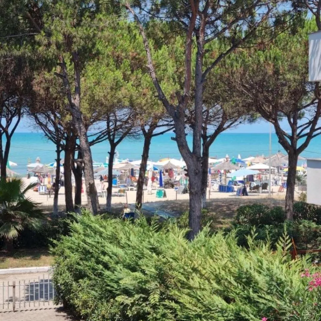 Beachfront Blue Wave Villa In Private Villa Resort Qerret, Albania Golem  Golem (Tirana)